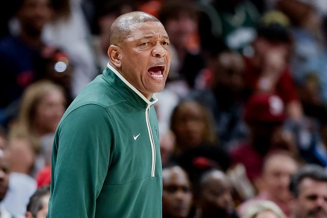 官方：维尼修斯当选2024年FIFA世界足球先生